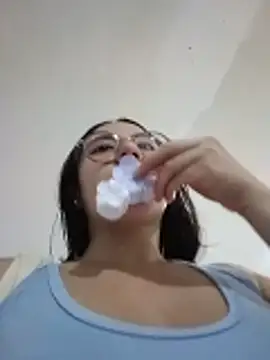 Bella Sumers online show from 05-18-26, 07:09