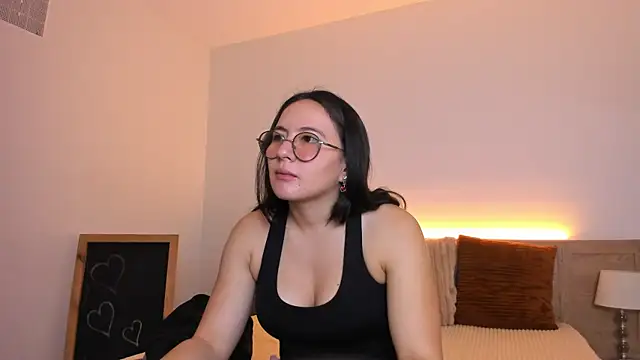 Bella Sumers online show from 07-22-26, 03:37