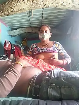 Snapshot of CUTE-004 chatting on 11-16-25, 08:20 CUTE-004 online show from 11-16-25, 08:20