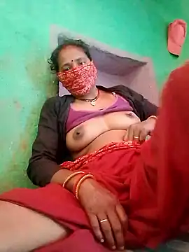 Snapshot of CUTE-004 chatting on 03-22-26, 07:23 CUTE-004 online show from 03-22-26, 07:23