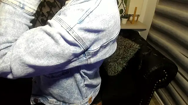 Snapshot of ASHLEY_QUALLEY chatting on 10-31-25, 02:56 ASHLEY QUALLEY online show from 10-31-25, 02:56