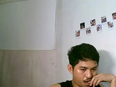 Snapshot of cuteipinoy chatting on 10-04-25, 04:05 cuteipinoy online show from 10-04-25, 04:05