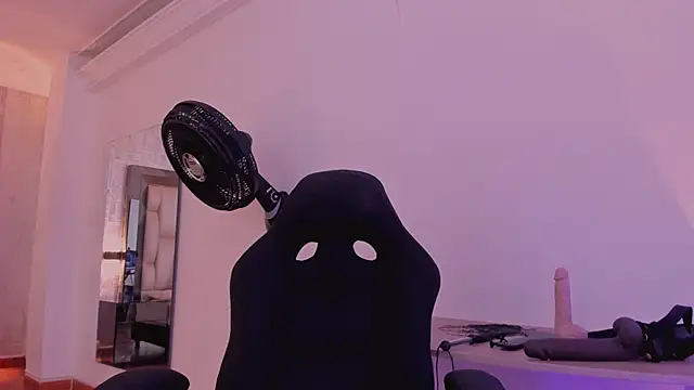 AnnaraLein online show from 10-24-25, 03:36