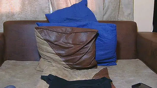 Snapshot of Treasurexmellom chatting on 11-16-25, 07:25 Treasurexmellom online show from 11-16-25, 07:25