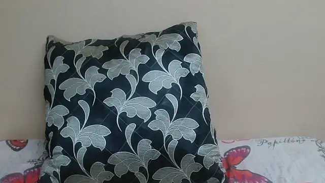 Snapshot of Treasurexmellom chatting on 11-19-25, 02:11 Treasurexmellom online show from 11-19-25, 02:11