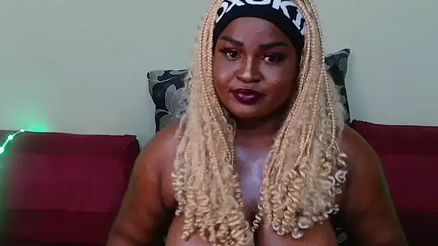 Snapshot of Treasurexmellom chatting on 11-30-25, 02:48 Treasurexmellom online show from 11-30-25, 02:48