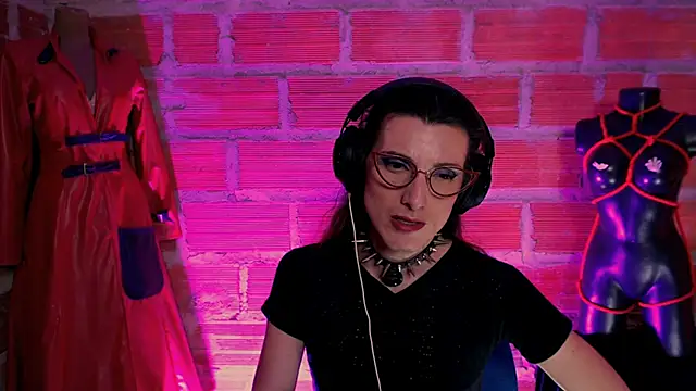 Snapshot of Moira-Hot chatting on 07-04-26, 04:51 Moira-Hot online show from 07-04-26, 04:51