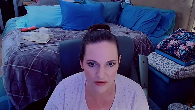 Snapshot of ninajaymes chatting on 06-11-26, 12:32 ninajaymes online show from 06-11-26, 12:32