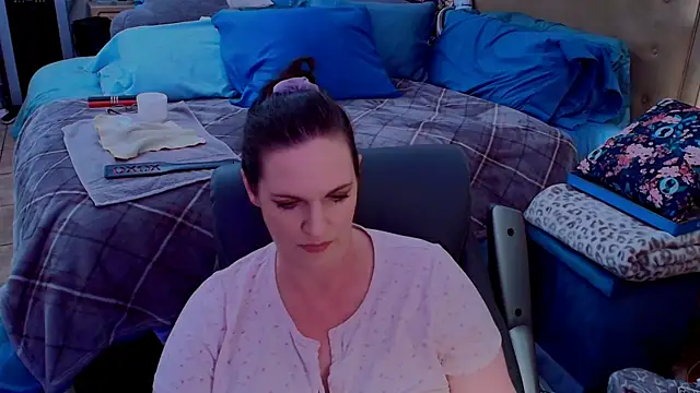Snapshot of ninajaymes chatting on 06-11-26, 11:47 ninajaymes online show from 06-11-26, 11:47