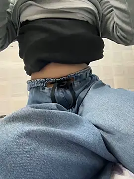 miss moonikaa online show from 12-17-25, 09:04