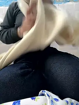 Snapshot of miss_moonikaa chatting on 01-17-26, 10:42 miss moonikaa online show from 01-17-26, 10:42