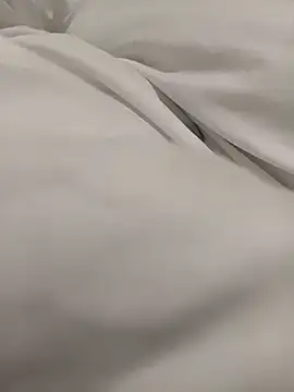 Snapshot of Winter86mark chatting on 11-22-25, 01:48 Winter86mark online show from 11-22-25, 01:48