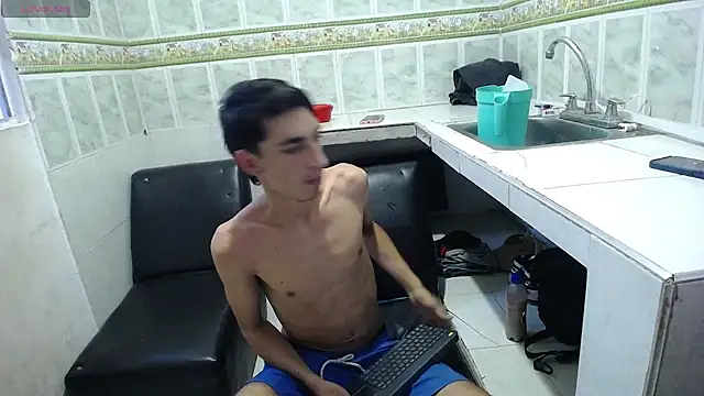 Snapshot of Golosa_hard_sex chatting on 11-01-25, 10:01 Golosa hard sex online show from 11-01-25, 10:01