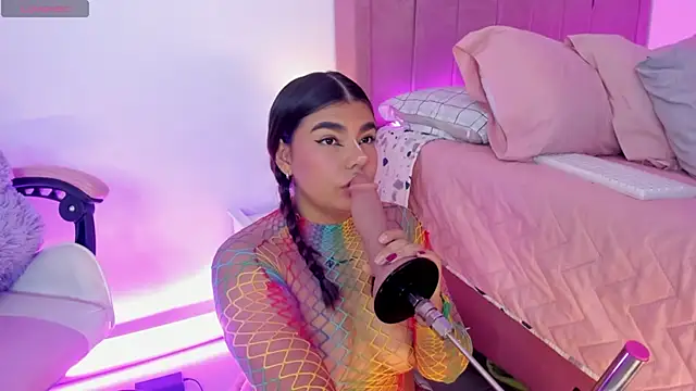 AliceThundeer online show from 11-14-25, 04:11