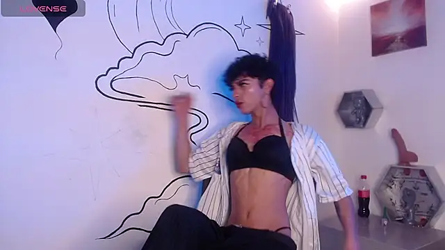 Trinity Knox online show from 11-07-25, 04:07