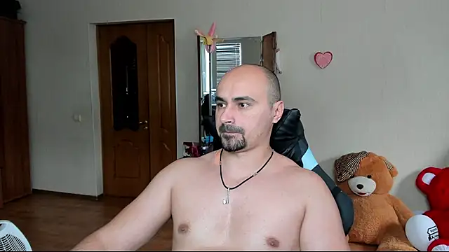 Snapshot of Gri_SH chatting on 09-30-25, 12:10 Gri SH online show from 09-30-25, 12:10