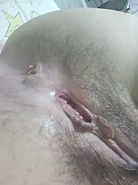 Snapshot of sklkeee05 chatting on 10-17-25, 08:50 sklkeee05 online show from 10-17-25, 08:50