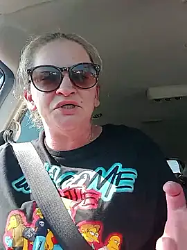 Goldenndoll online show from 11-17-25, 04:46