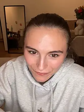 SophiiaStarr online show from 10-29-25, 07:37