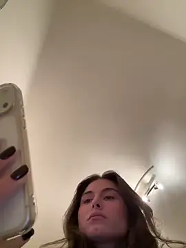 SophiiaStarr online show from 12-16-25, 07:19