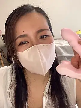 NATSUMI00 online show from 09-28-25, 05:13