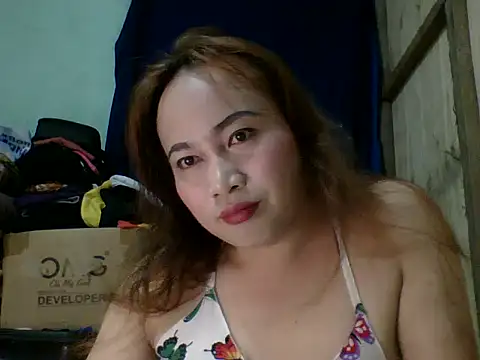 Snapshot of Maxine_fox chatting on 11-04-25, 02:27 Maxine fox online show from 11-04-25, 02:27