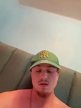 Snapshot of Hmyouneed chatting on 09-14-25, 07:40 Hmyouneed online show from 09-14-25, 07:40