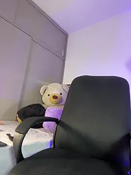 Charlottediolet online show from 10-27-25, 11:25