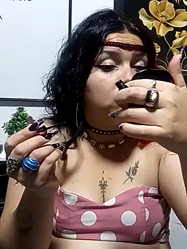 Curvy-Queen online show from 09-19-25, 02:57