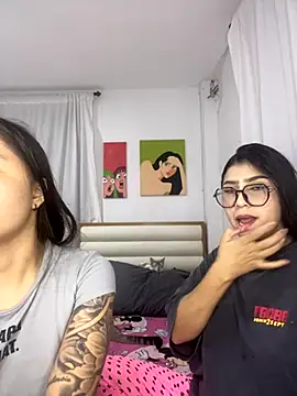 Snapshot of Sweet_and_Rous0 chatting on 09-19-25, 02:57 Sweet and Rous0 online show from 09-19-25, 02:57