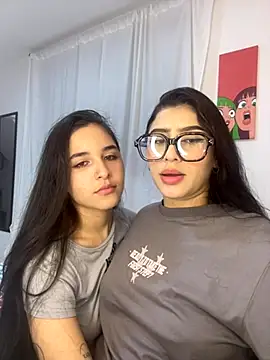 Snapshot of Sweet_and_Rous0 chatting on 10-15-25, 04:56 Sweet and Rous0 online show from 10-15-25, 04:56