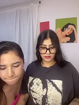 Snapshot of Sweet_and_Rous0 chatting on 10-18-25, 03:09 Sweet and Rous0 online show from 10-18-25, 03:09