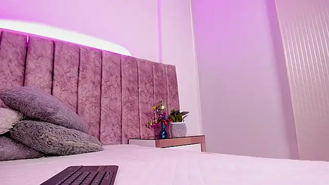 Ambeer fox  online show from 04-15-26, 02:35