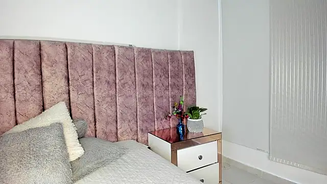 Ambeer fox  online show from 04-22-26, 01:45