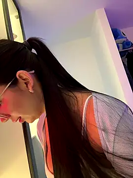 Snapshot of Min_junn chatting on 10-08-25, 02:09 Min junn online show from 10-08-25, 02:09