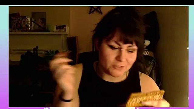 Snapshot of PeakoBunny chatting on 11-16-25, 10:59 PeakoBunny online show from 11-16-25, 10:59