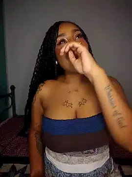 Queen Amara online show from 04-28-26, 03:55