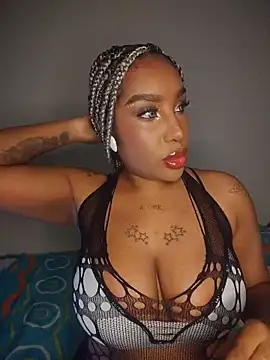 Snapshot of Queen_Amara chatting on 06-07-26, 04:38 Queen Amara online show from 06-07-26, 04:38