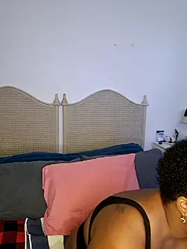 Snapshot of Kream_Cherry chatting on 10-02-25, 02:46 Kream Cherry online show from 10-02-25, 02:46