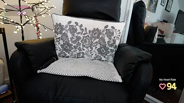 Snapshot of GingerAleMILF chatting on 03-07-26, 12:13 GingerAleMILF online show from 03-07-26, 12:13