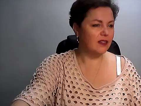 Snapshot of EllaLove2277 chatting on 10-28-25, 06:21 EllaLove2277 online show from 10-28-25, 06:21