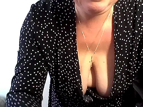 Snapshot of EllaLove2277 chatting on 11-01-25, 09:11 EllaLove2277 online show from 11-01-25, 09:11