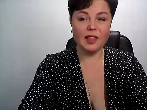 Snapshot of EllaLove2277 chatting on 11-24-25, 01:00 EllaLove2277 online show from 11-24-25, 01:00