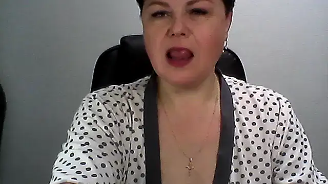 Snapshot of EllaLove2277 chatting on 11-28-25, 01:47 EllaLove2277 online show from 11-28-25, 01:47