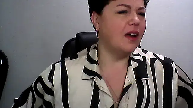 Snapshot of EllaLove2277 chatting on 12-03-25, 05:37 EllaLove2277 online show from 12-03-25, 05:37