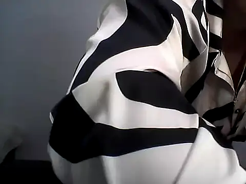 Snapshot of EllaLove2277 chatting on 12-05-25, 06:55 EllaLove2277 online show from 12-05-25, 06:55