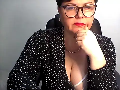 EllaLove2277 online show from 02-05-26, 06:51