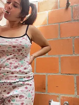 Snapshot of amberbakee chatting on 11-28-25, 01:58 amberbakee online show from 11-28-25, 01:58