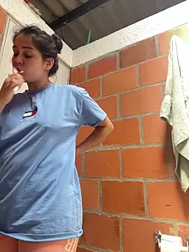 Snapshot of amberbakee chatting on 12-01-25, 04:23 amberbakee online show from 12-01-25, 04:23