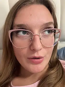 Snapshot of Bellatrisssaa chatting on 10-02-25, 06:15 Bellatrisssaa online show from 10-02-25, 06:15